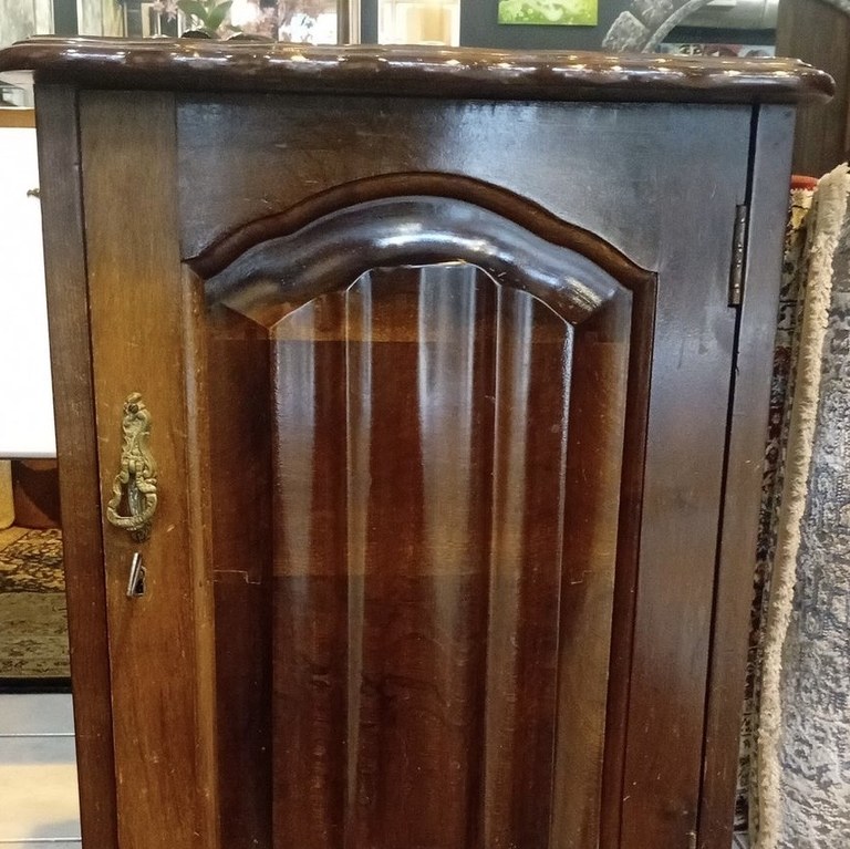 Stinkwood ball & claw pedestal: R3,000