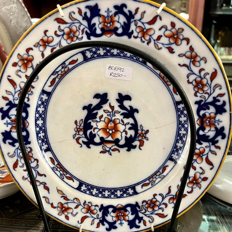 Minton Lyra plate: R250