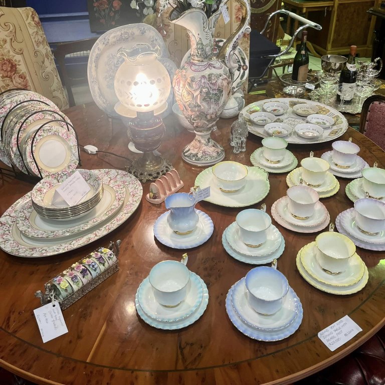 Royal Albert Rainbow 10-setting tea set