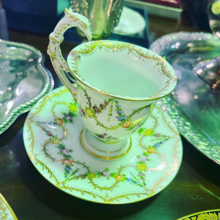 Fransizka Hirsch Dresden floral tea cup with bird handle, early 1900’s