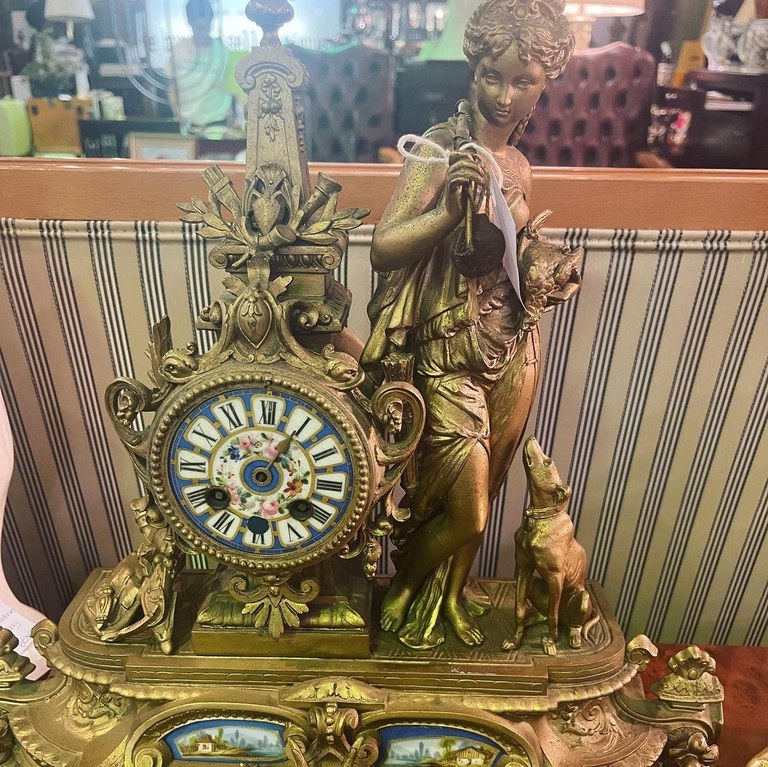 Ormolu mantle clock, French, late 19th Century