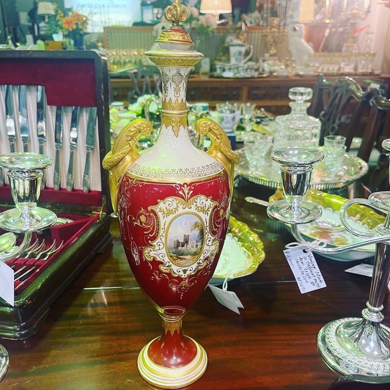 Coalport porcelain vase with gilt, early 1900’s