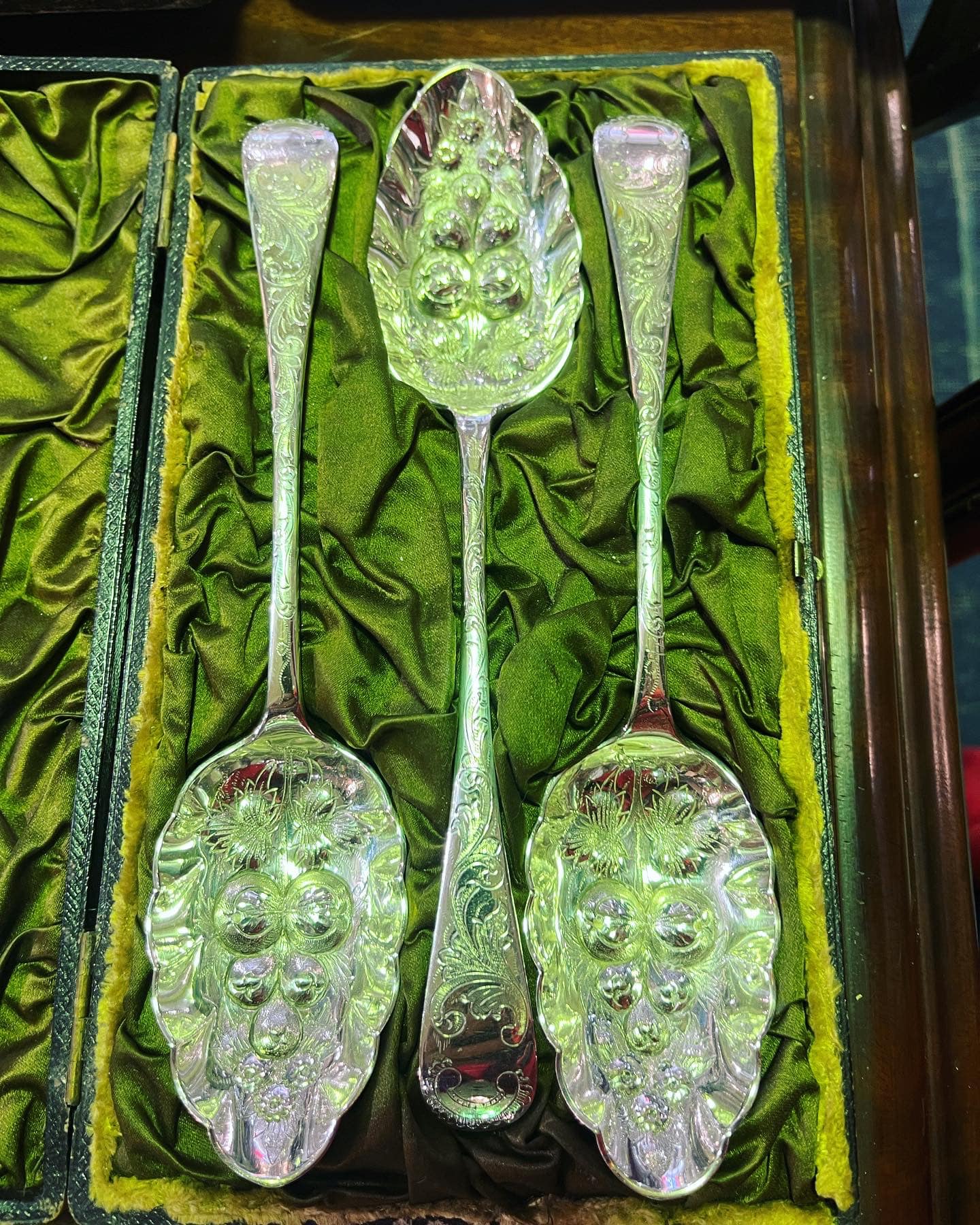 Set of 3 silver plated berry serving spoons
