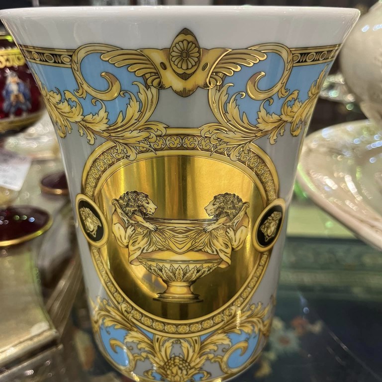 VERSACE PRESTIGE 'GALE LE BLEU' VASE, IN THE ORIGINAL PACKAGING, HEIGHT 18CM