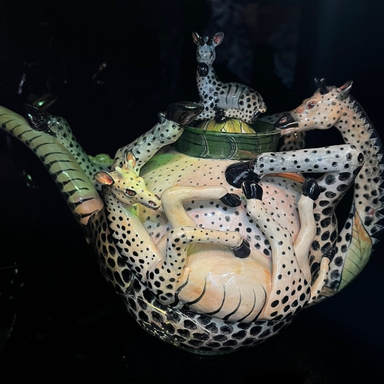 Ardmore giraffe teapot