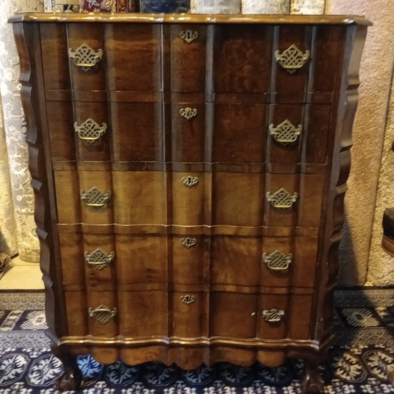 Imbuia ball & claw chest of drawers: R7,000