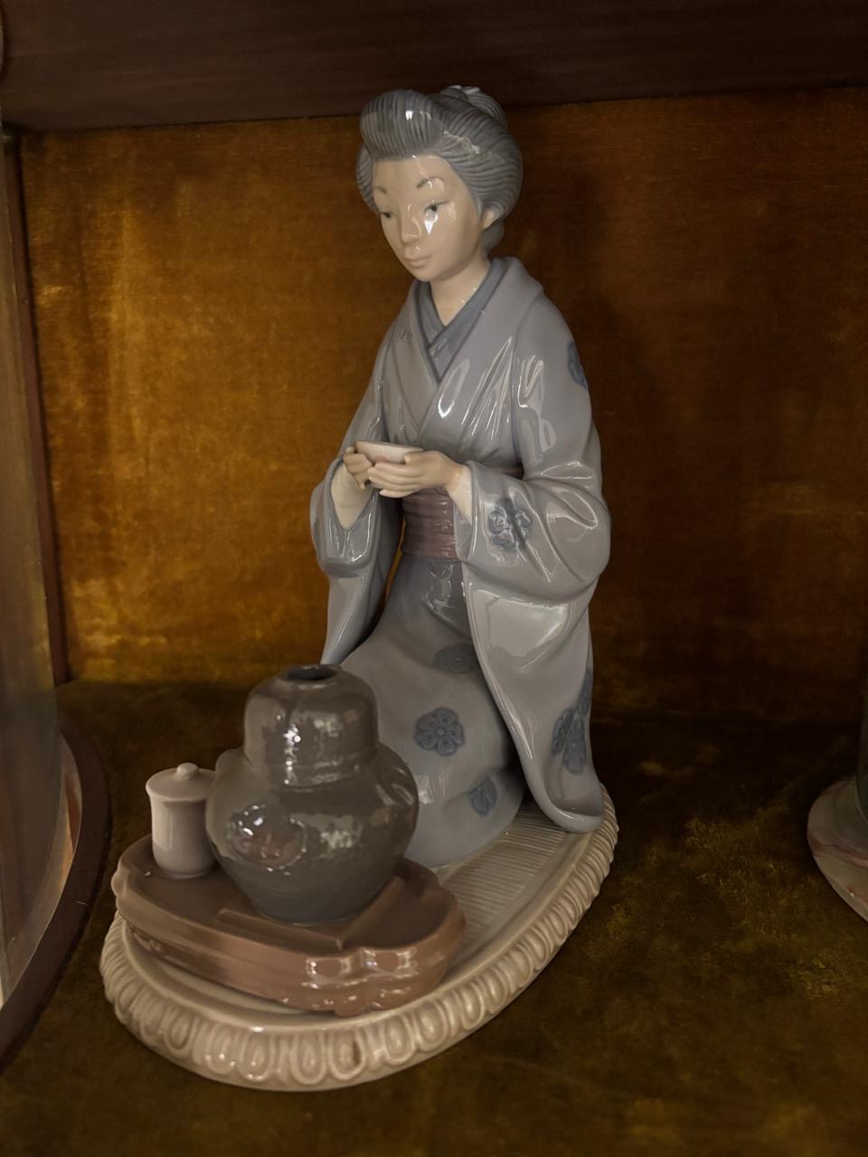 Lladro "August Moon": R5,000