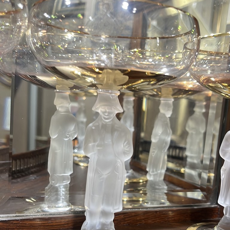 Bayel Napoleon gilt crystal coupes: POR