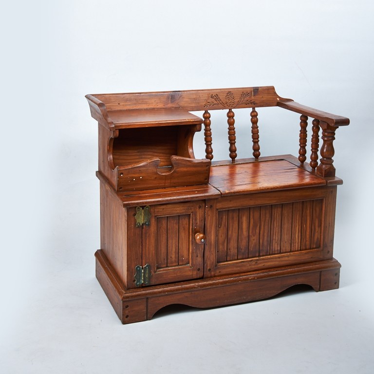 GHORBANY CHAIR AUCTION4467.jpg