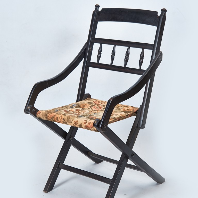 GHORBANY CHAIR AUCTION4472.jpg