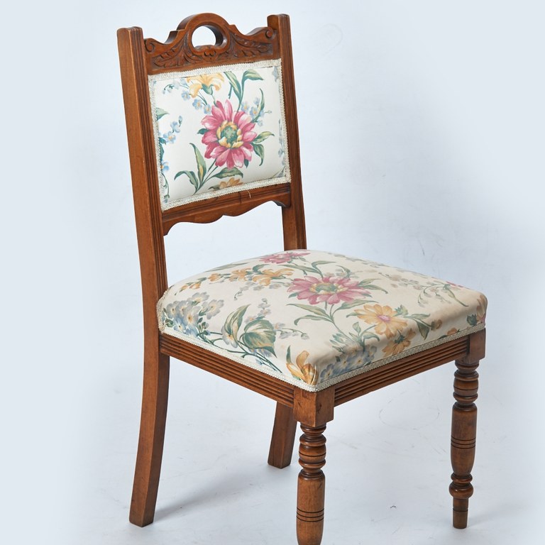 GHORBANY CHAIR AUCTION4478.jpg