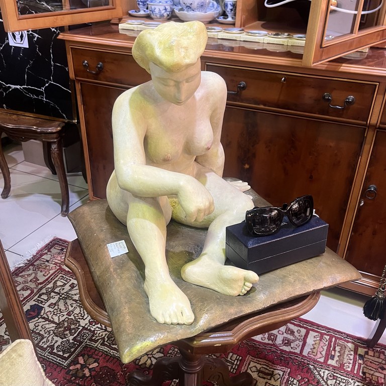 Bonita Alice statue, c1990