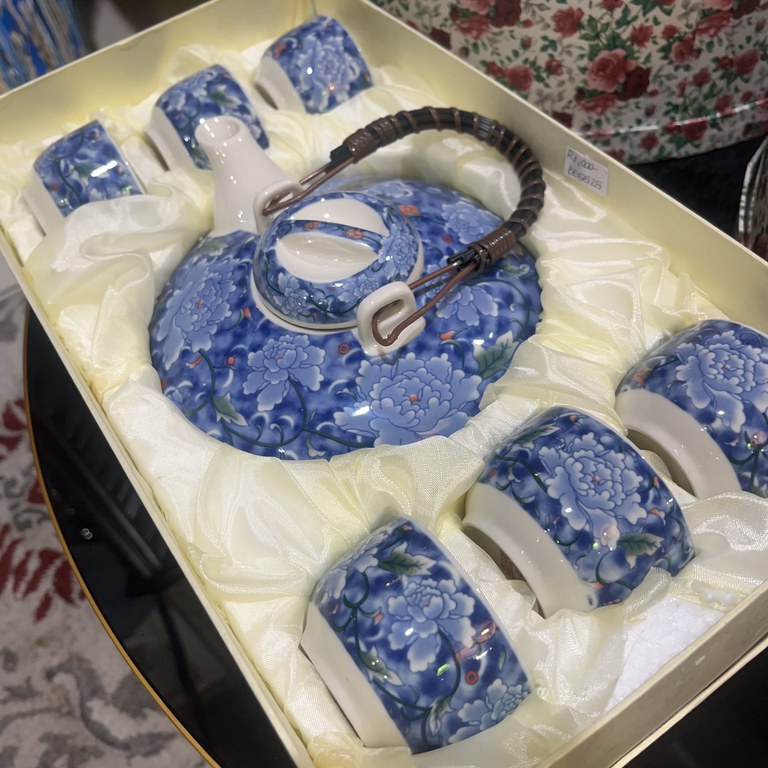 Box Japanese porcelain tea set