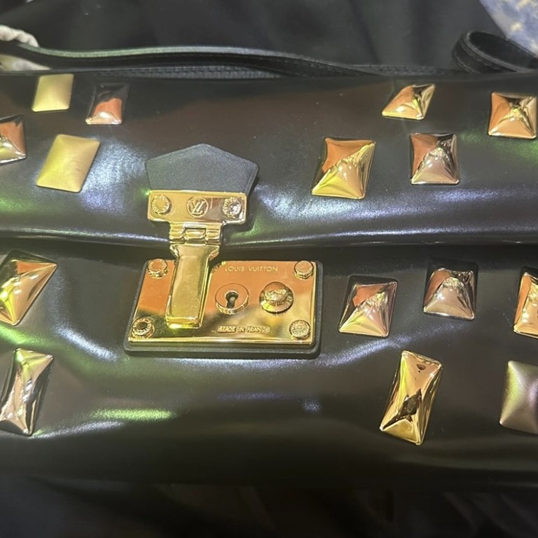 Louis Vuitton Sac Triangle handbag