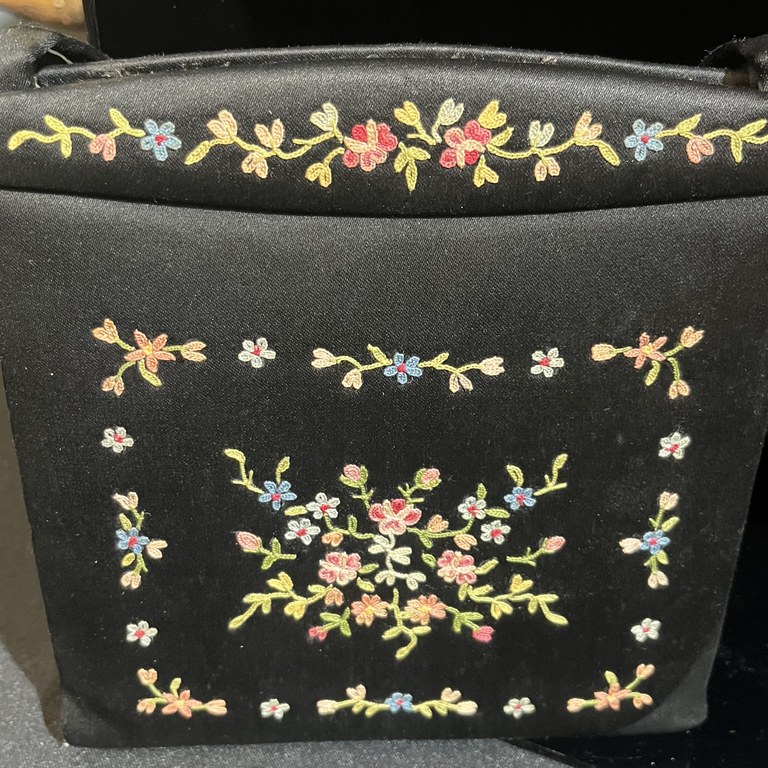 Minois Depoisee minaudier