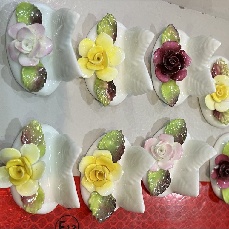 Boxed set of 12 Coalport place card holders: R1,200