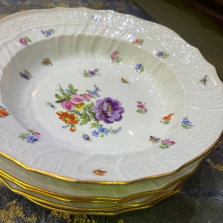 Meissen New Bradenstein dinner plates x 5: R5,000 ea