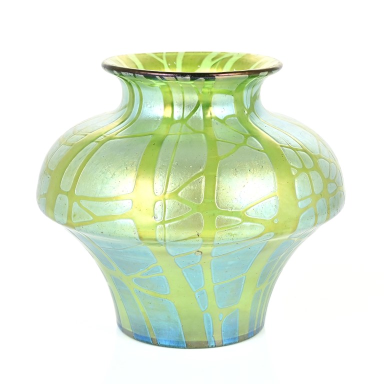 Loetz Creta Pampas green galss vase, c1910, 16cm