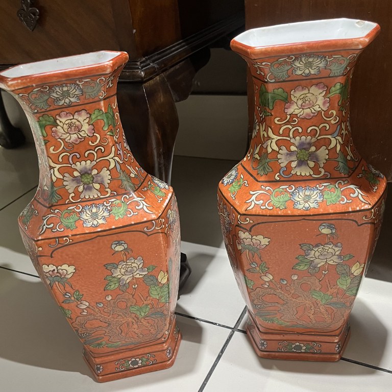Pair of vintage Chinese vases