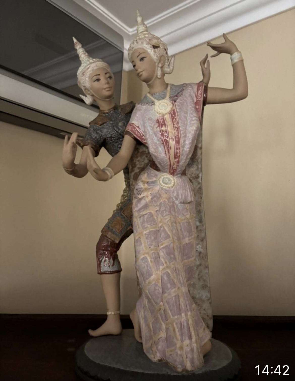 Lladro "Thai Couple": POR