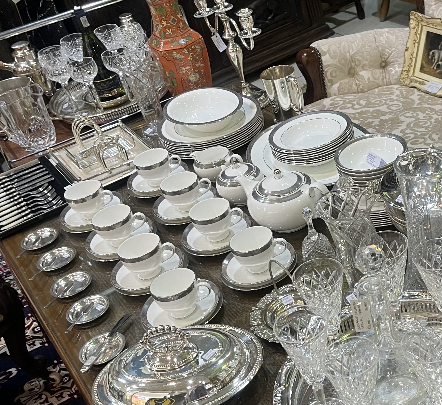 Wedgewood Metropolis 61-piece dinner set