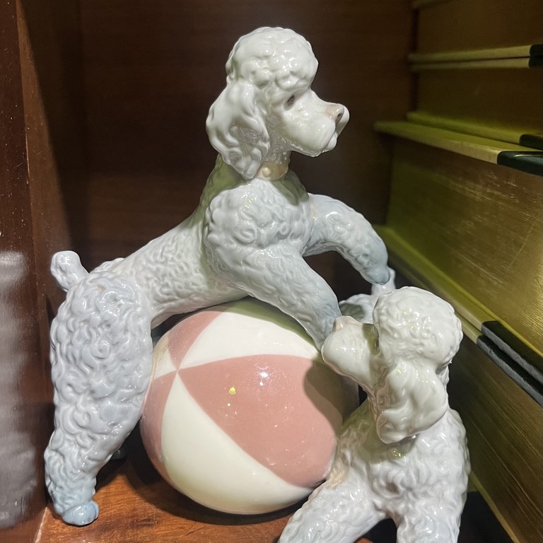Lladro Playing Poodles: R3,500