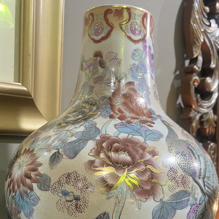 Chinese porcelain vase - R7,000