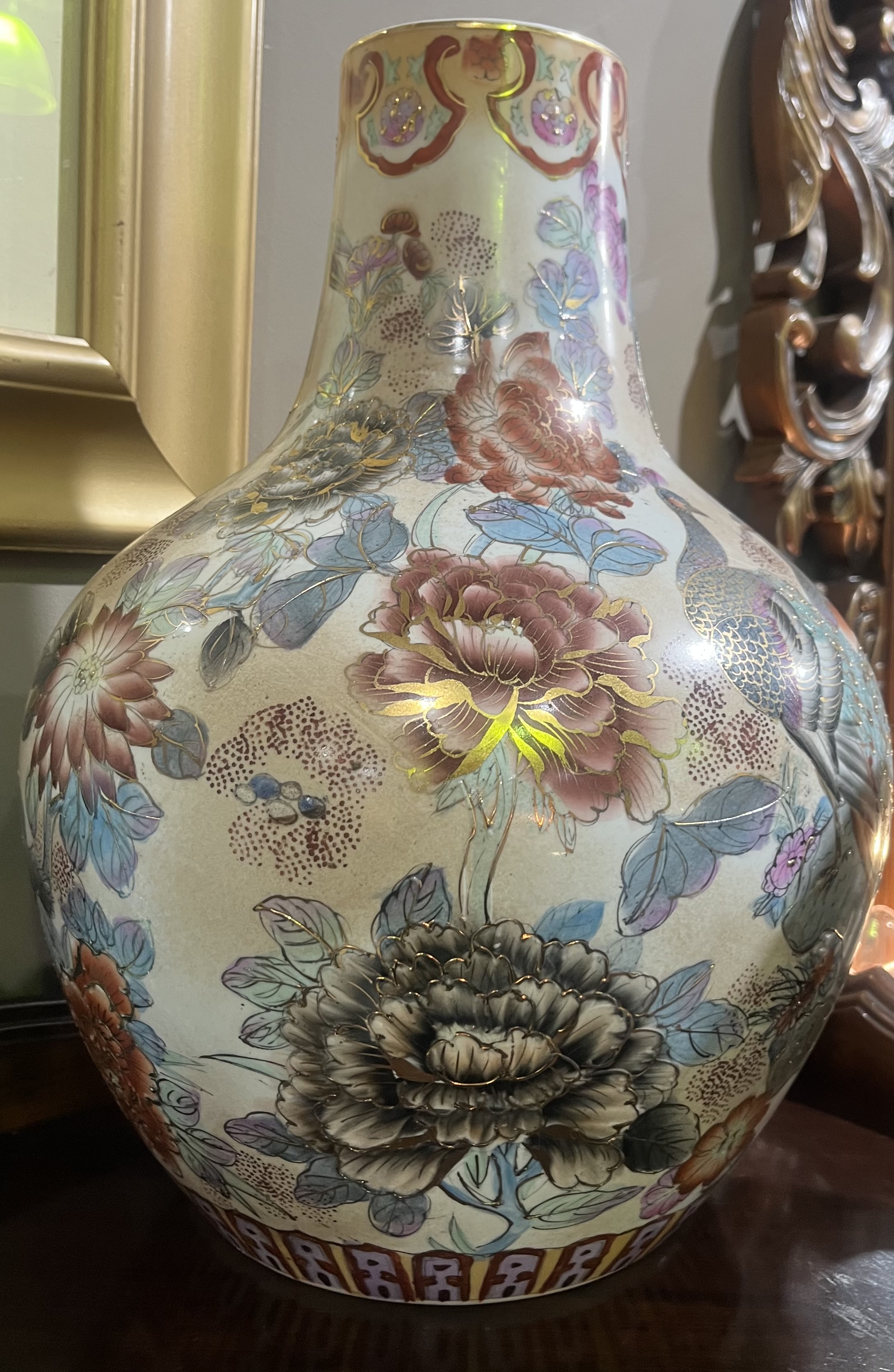 Chinese porcelain vase - R7,000