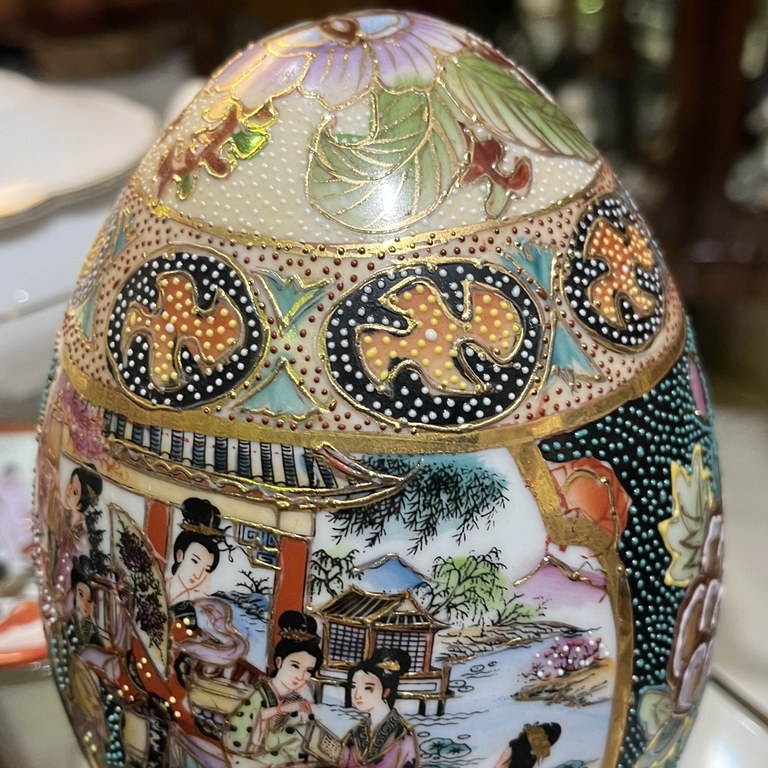 Japanese porcelain satsuma Faberge style egg - R2,500