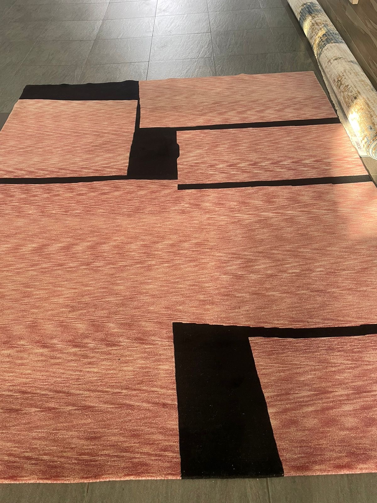 Modern rug 300x246: R9,999