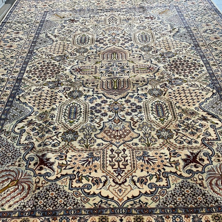 Kashan 372x300: R49,999
