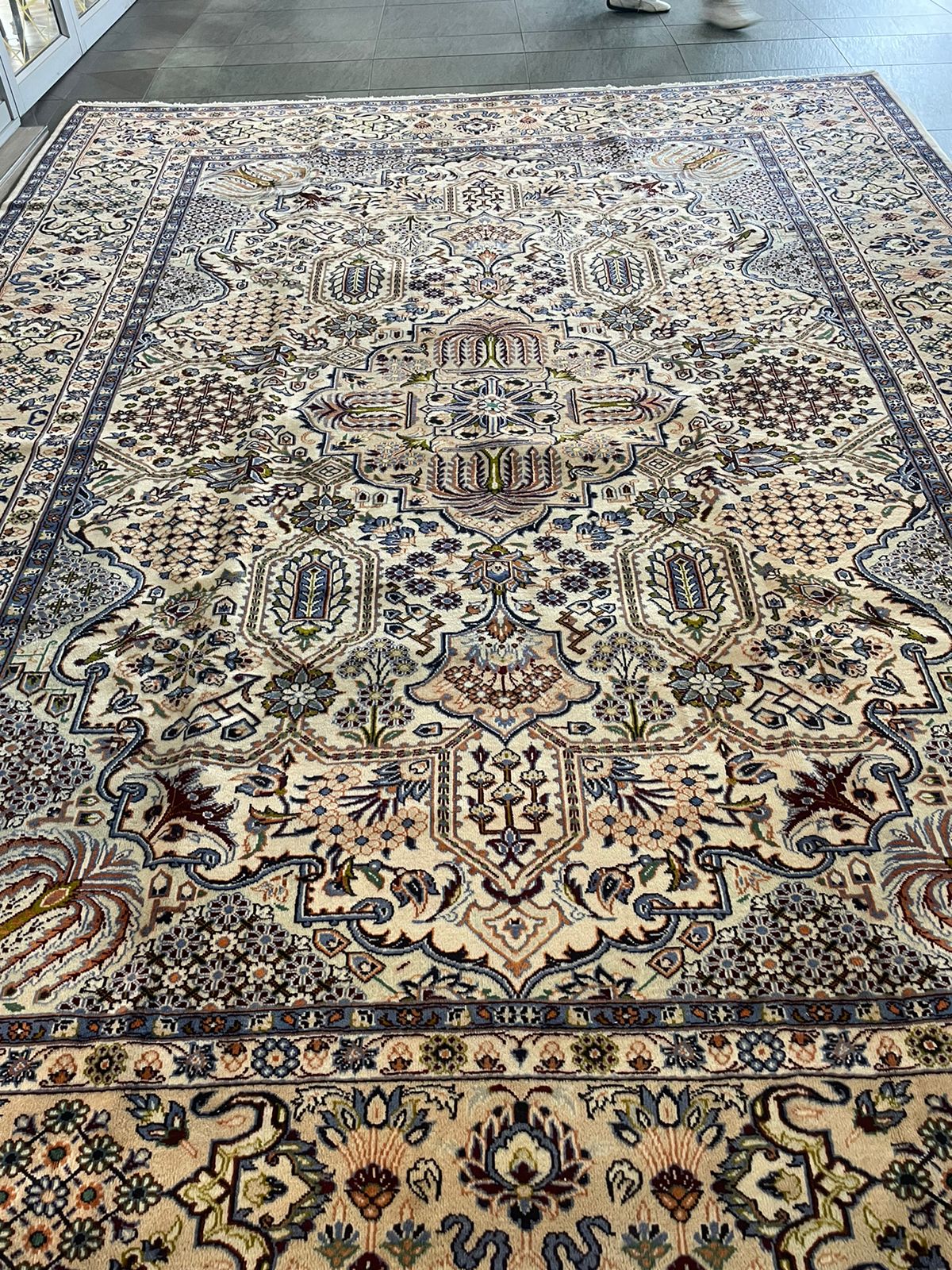 Kashan 372x300: R49,999