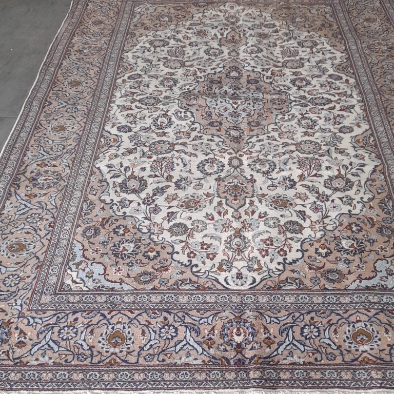 Kashan 300x200: R29,999