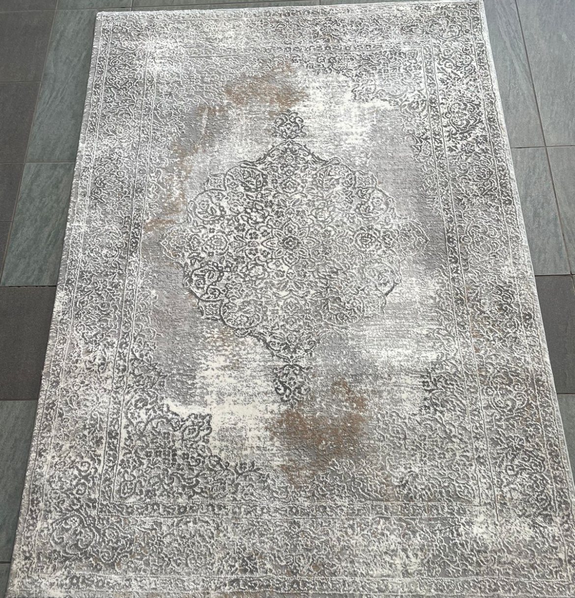 Modern 170x120: R2,999