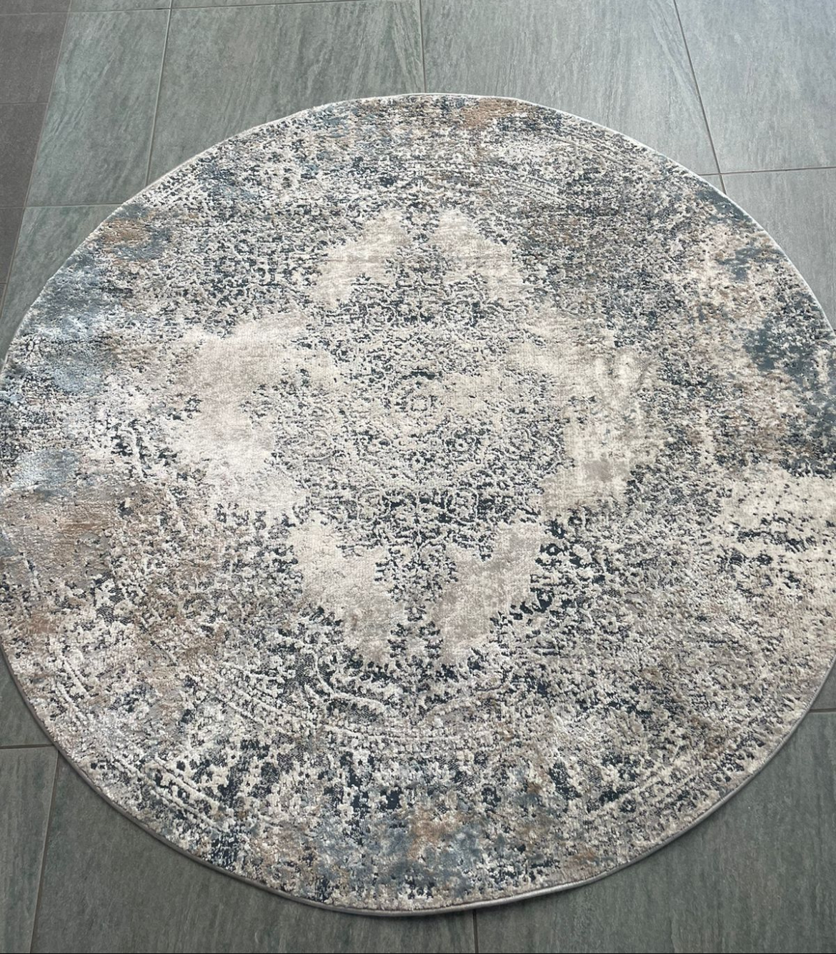 Modern 155x155: R4,999