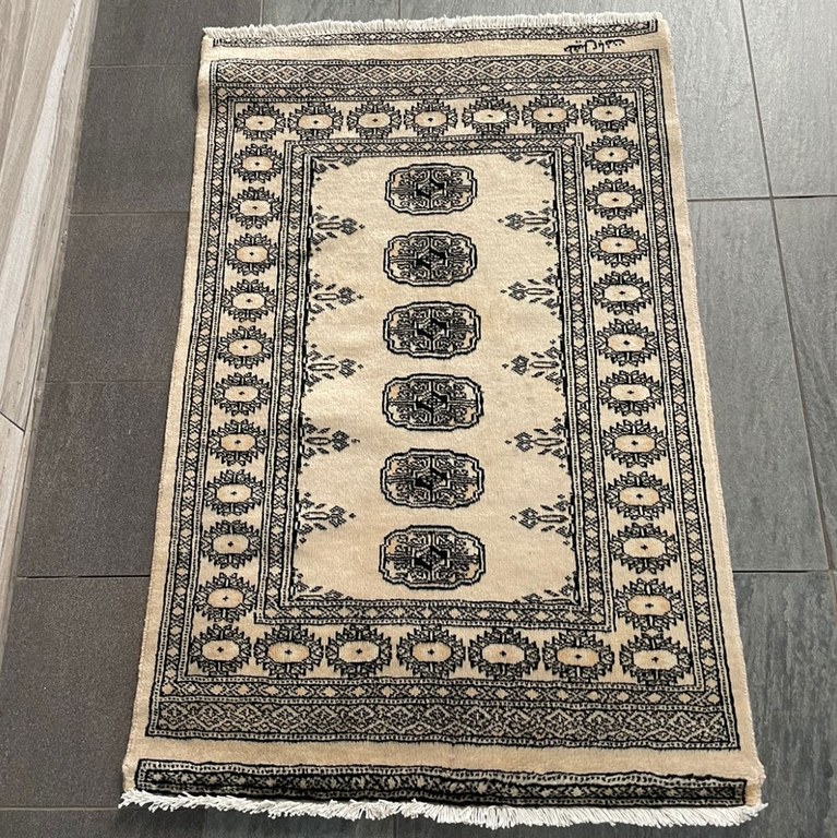 Pakestanian 125x81: R2,999