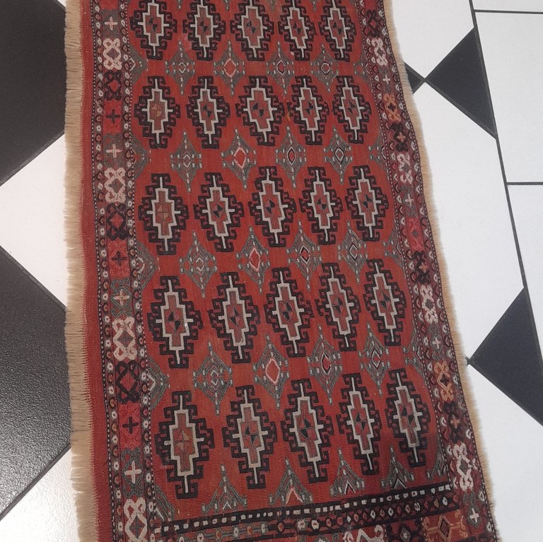 Yomut Tobra 104x55: R4,999