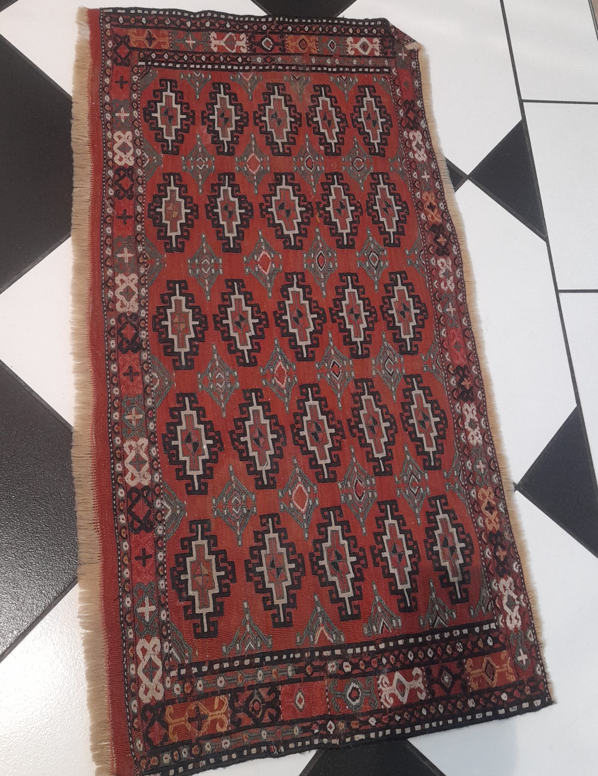 Yomut Tobra 104x55: R4,999