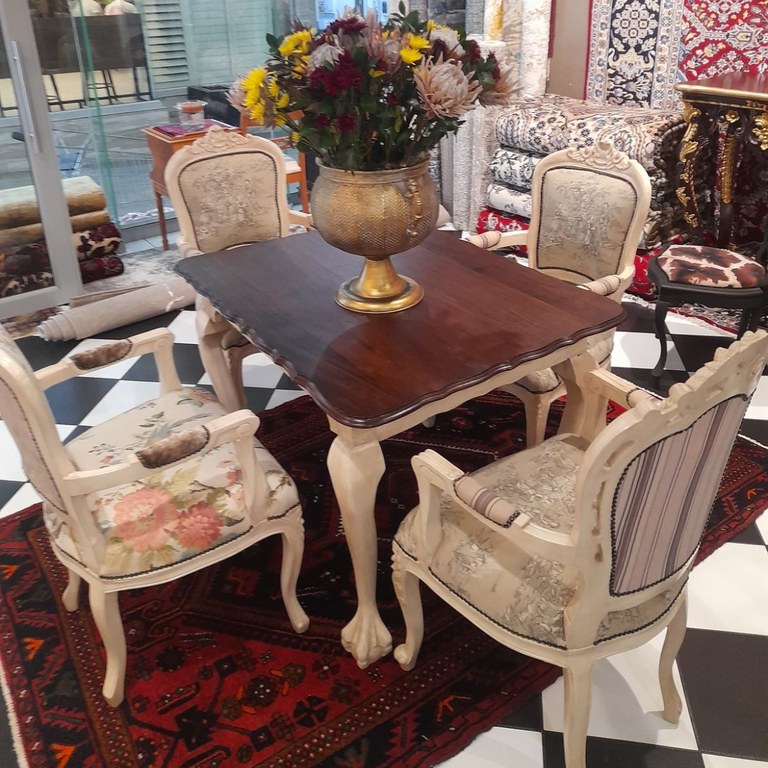 Antique 4-seater dining room table & chairs: R26,000
