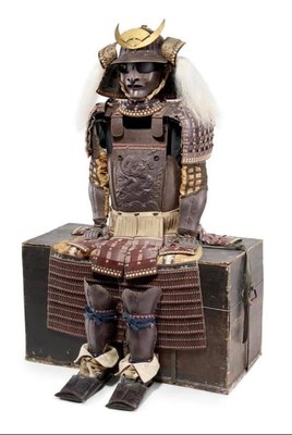 A FINE RUSSET-IRON UCHIDASHI (REPOUSSÉ) ARMOR