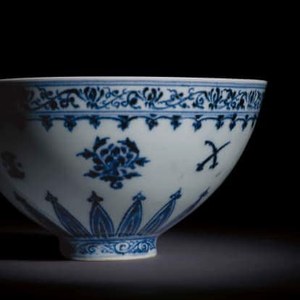 Chinese bowl bought for $35 at a yard sale sold for over $721,800